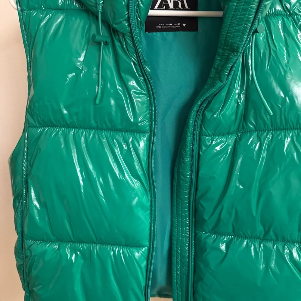 Zara Puffer Vest - Picture 3 of 7